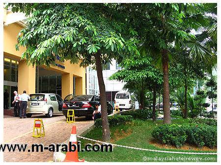 ��� �� 2  Somerset Seri Bukit Ceylon