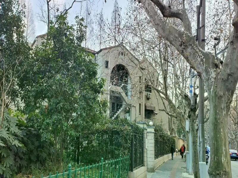 Huashan%20Road%206.jpg