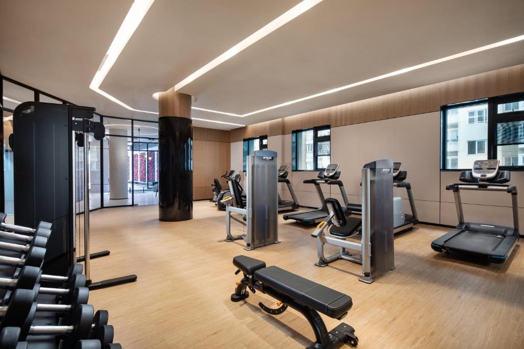 Holiday Inn Shanghai Nanjing Road by IHG