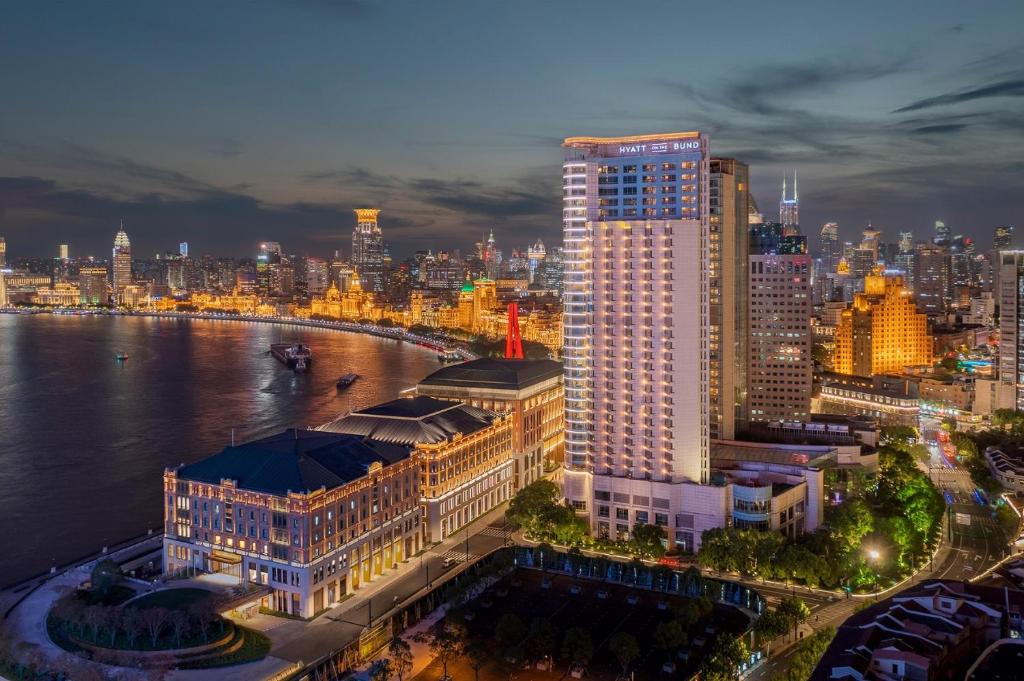 Hyatt%20on%20the%20Bund%20hotel%201.jpg