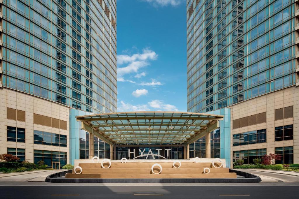 Hyatt%20on%20the%20Bund%20hotel%202.jpg