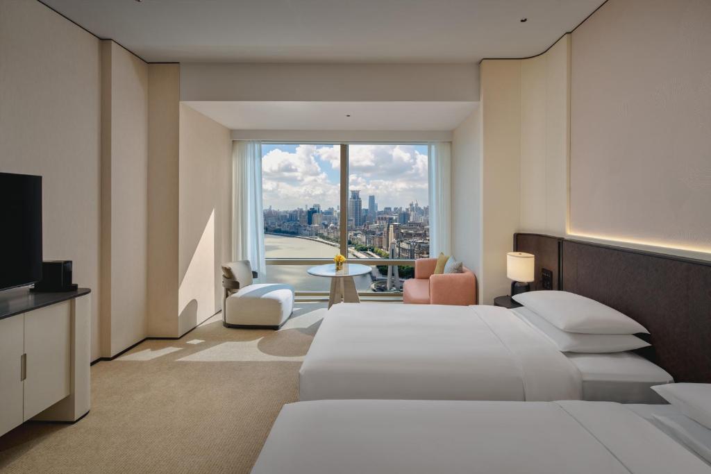 Hyatt%20on%20the%20Bund%20hotel%205.jpg