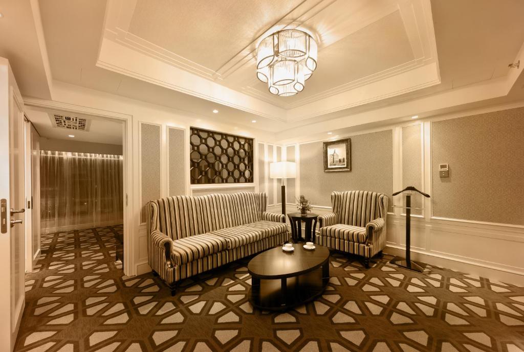 Paramount Gallery Hotel