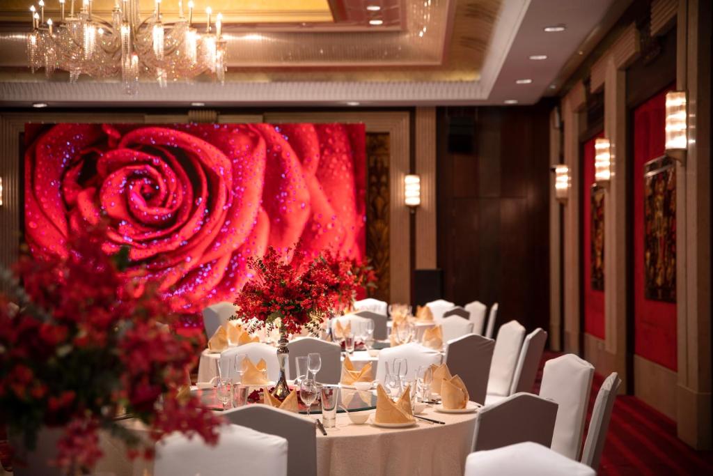 The Langham Yangtze Boutique Hotel