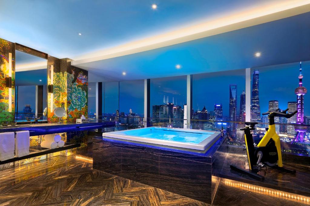 W Shanghai – The Bund