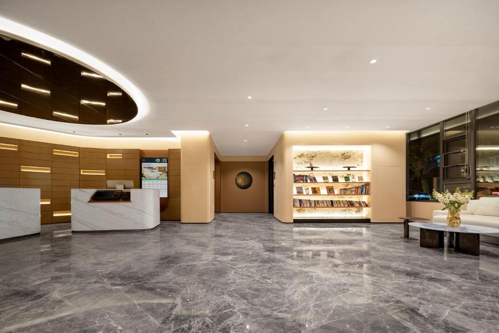 Atour%20Hotel%20Xi'an%20Bell%20Tower%20Dacha%20City%20Metro%20Station2.jpg