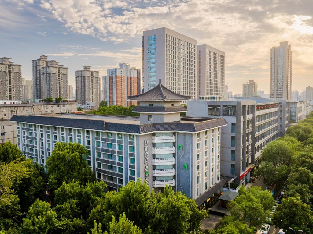 Campanile%20Hotel%20Xi'an%20Dayan%20Pagoda%20Datang%20Night%20City%20Hotel3.jpg