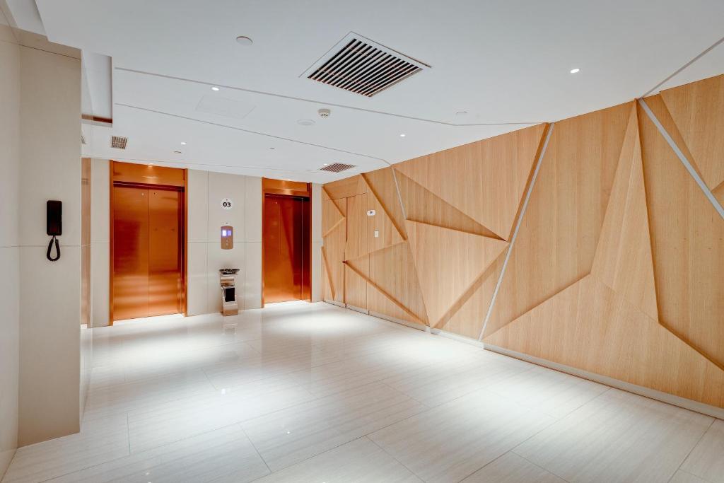 Holiday%20Inn%20Express%20Xi'an%20Bell%20Tower%20by%20IHG4.jpg