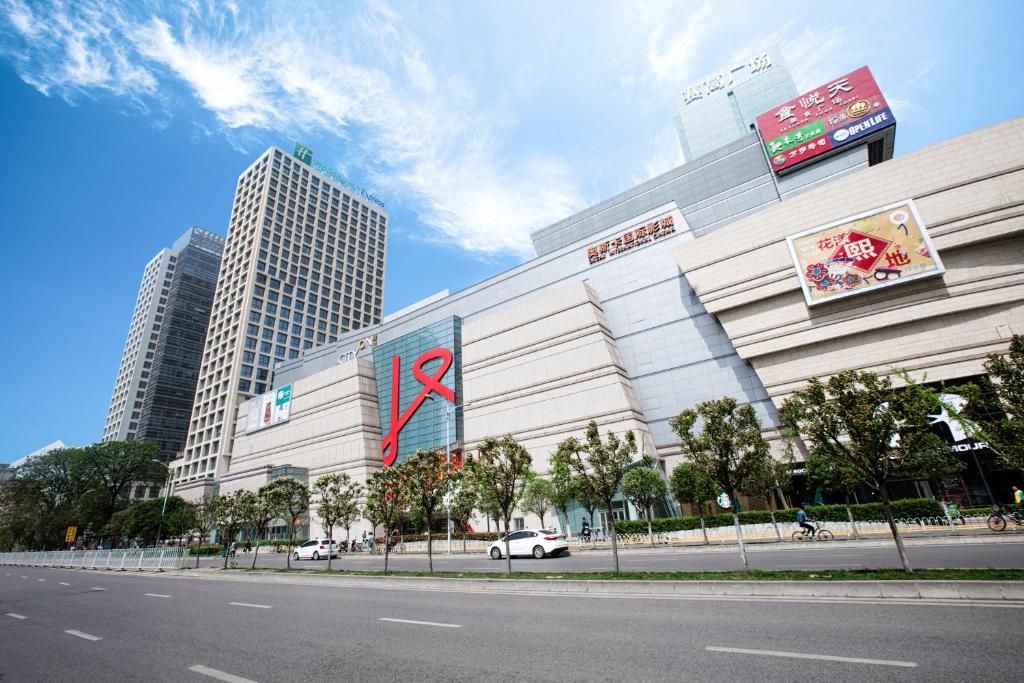 Holiday%20Inn%20Express%20Xi'an%20North%20by%20IHG3.jpg