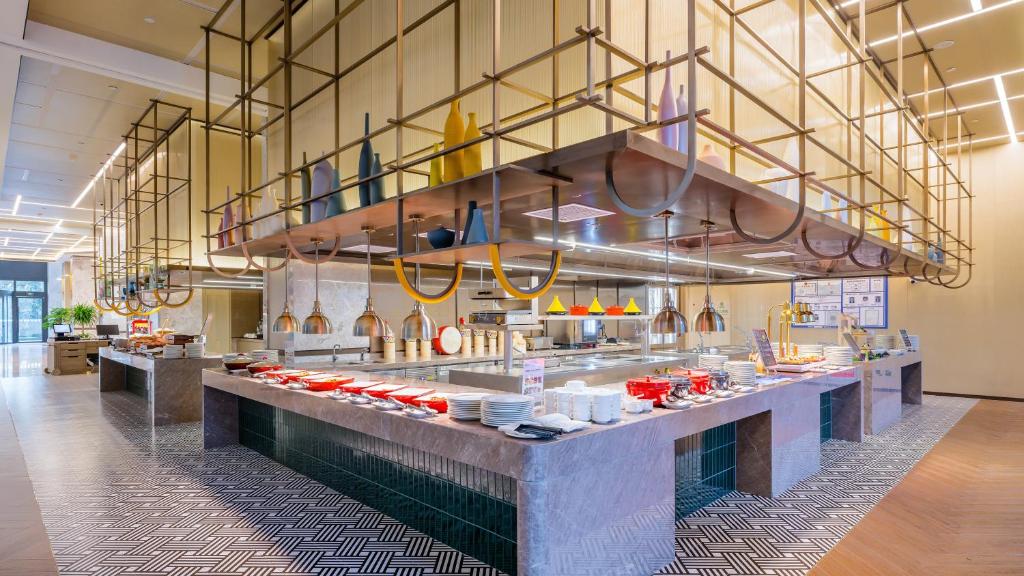 Holiday%20Inn%20Xi'an%20East%20by%20IHG7.jpg