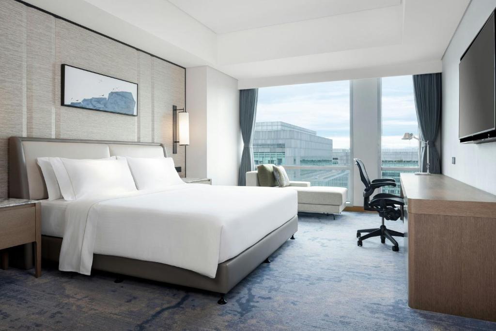 Westin%20Deluxe%20Suite1.jpg