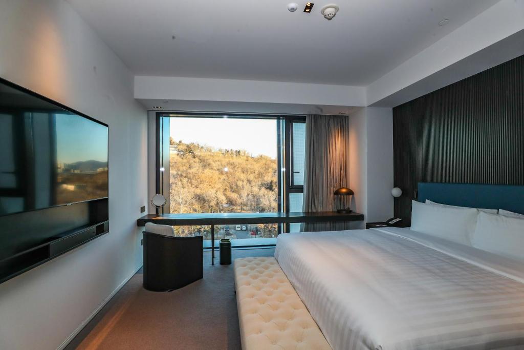 Executive%20Suite3.jpg