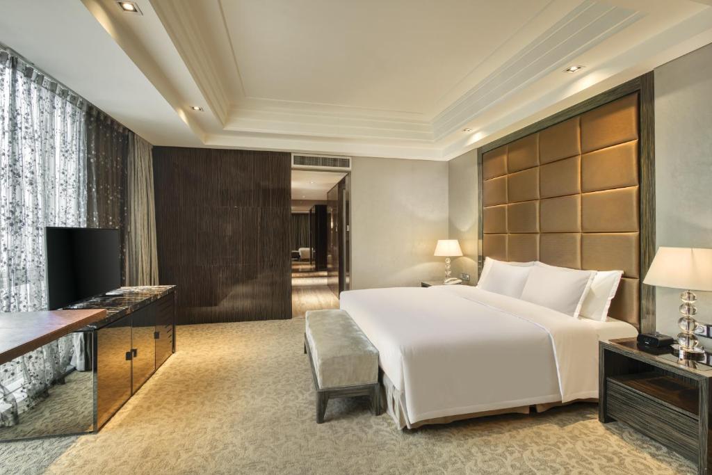 Premier%20Room.jpg