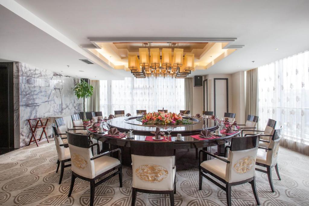 Holiday%20Inn%20Beijing%20Focus%20Square%20by%20IHG8.jpg