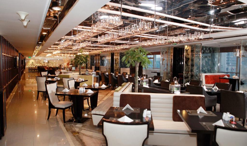Holiday%20Inn%20Beijing%20Focus%20Square%20by%20IHG9.jpg