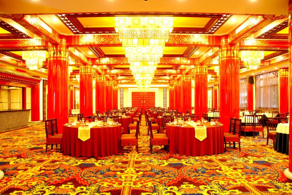 Jianguo%20Qianmen%20Beijing1.jpg