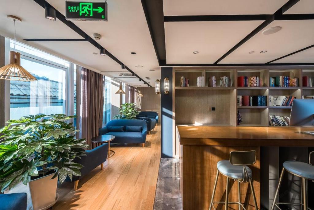 Jingli%20Hotel%20Beijing%20Heshenghui%20Dajiaoting%20Subway%20Station%20Branch1.jpg