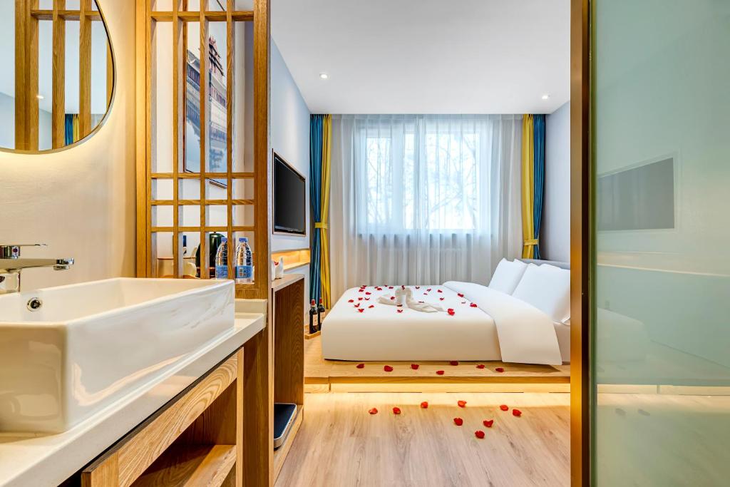 Sunshine%20Tatami%20Queen%20Room3.jpg