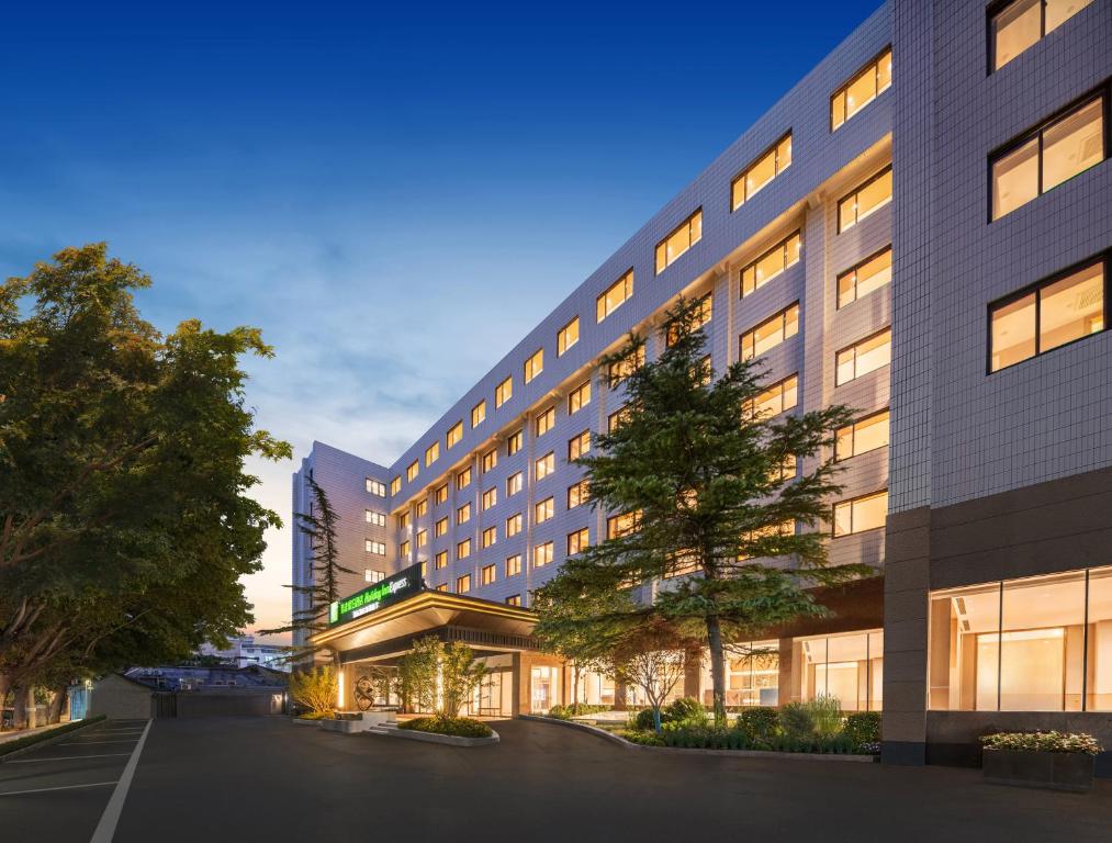 Holiday%20Inn%20Express%20Beijing%20Downtown%20by%20IHG1.jpg