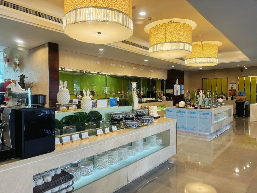 Holiday%20Inn%20Express%20Beijing%20Dongzhimen%20by%20IHG1.jpg