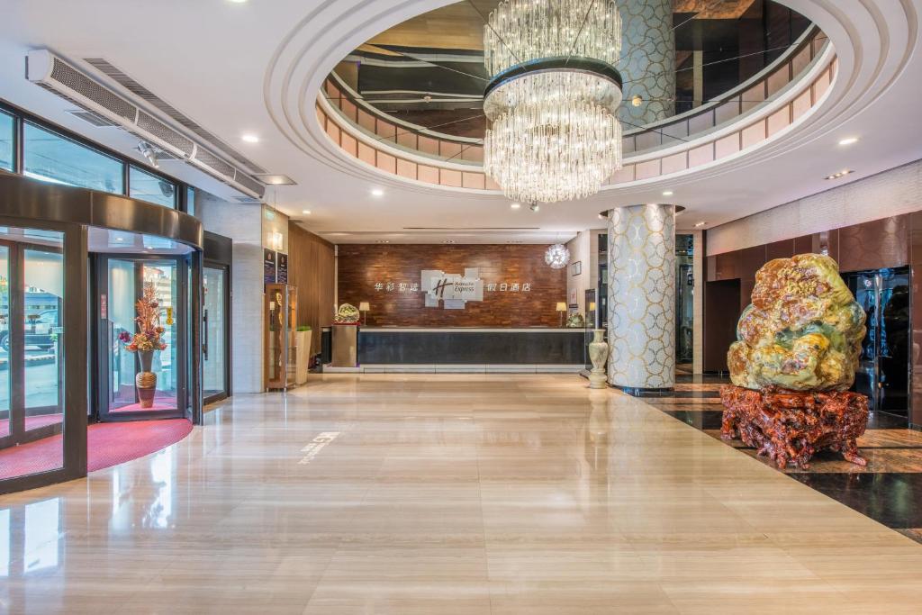 Holiday%20Inn%20Express%20Beijing%20Wangjing%20Center%20by%20IHG5.jpg