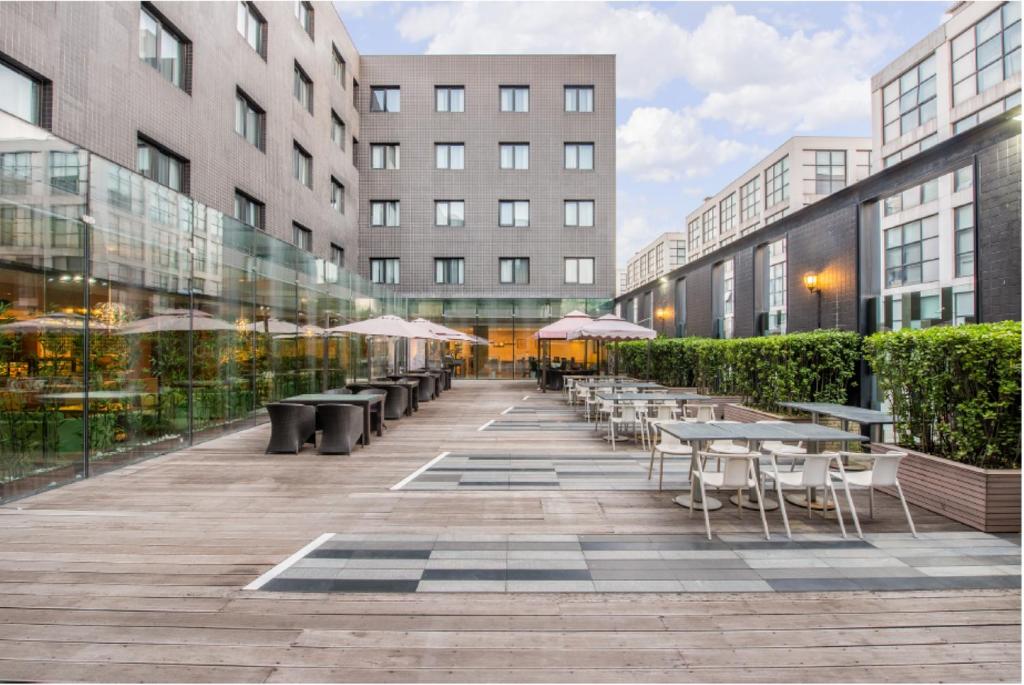 Holiday%20Inn%20Express%20Beijing%20Airport%20Zone%20by%20IHG1.jpg