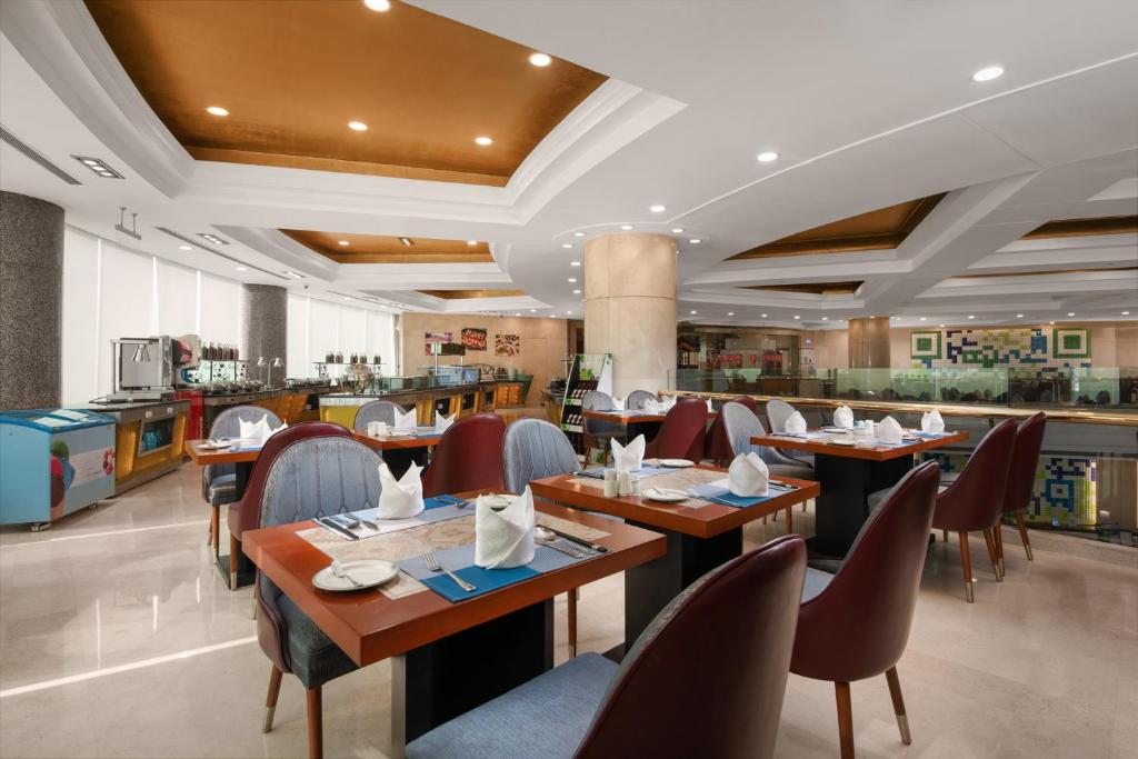 Holiday%20Inn%20Beijing%20Chang%20An%20West%20by%20IHG2.jpg