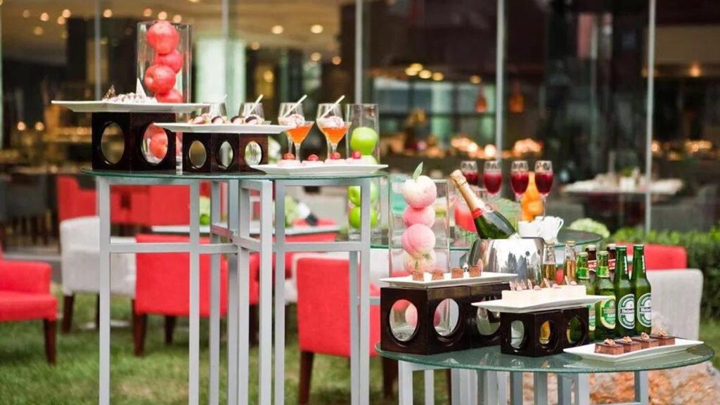Holiday%20Inn%20Beijing%20Deshengmen%20by%20IHG%2012.jpg