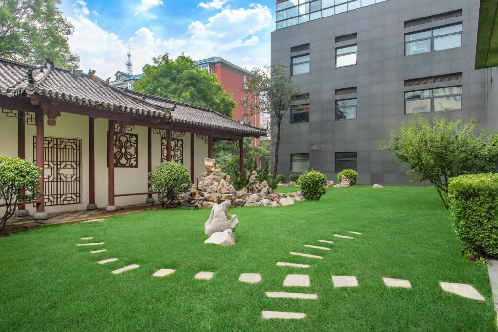 Holiday%20Inn%20Beijing%20Deshengmen%20by%20IHG%207.jpg