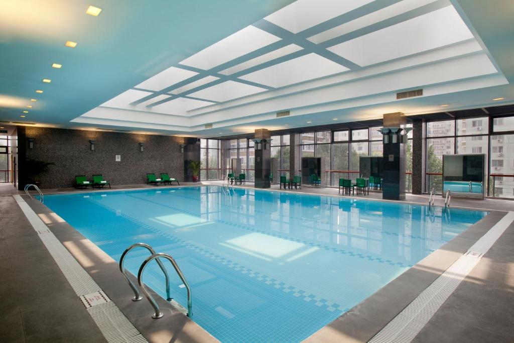 Holiday%20Inn%20Temple%20Of%20Heaven%20Beijing%20by%20IHG1.jpg