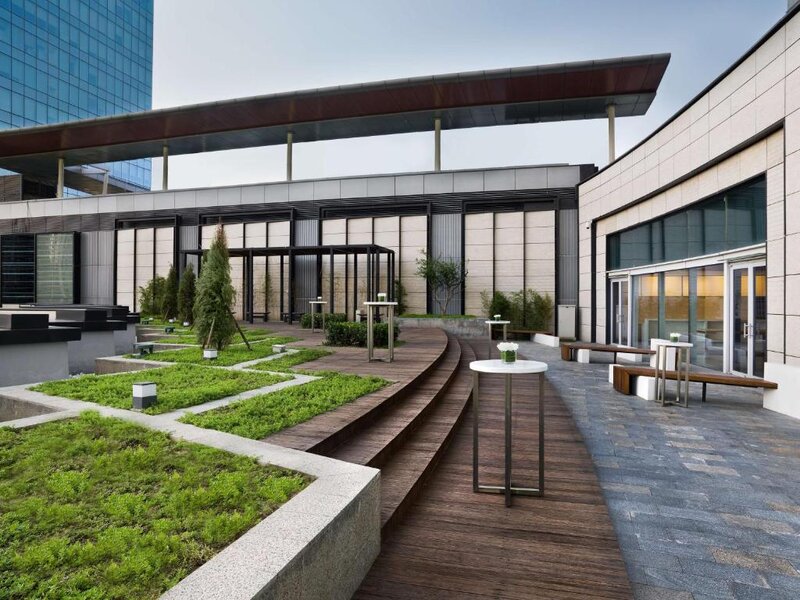 فندق إيست بكين East Beijing Hotel