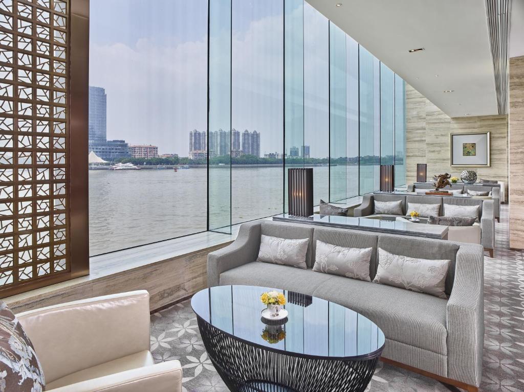 White%20Swan%20Hotel5.jpg