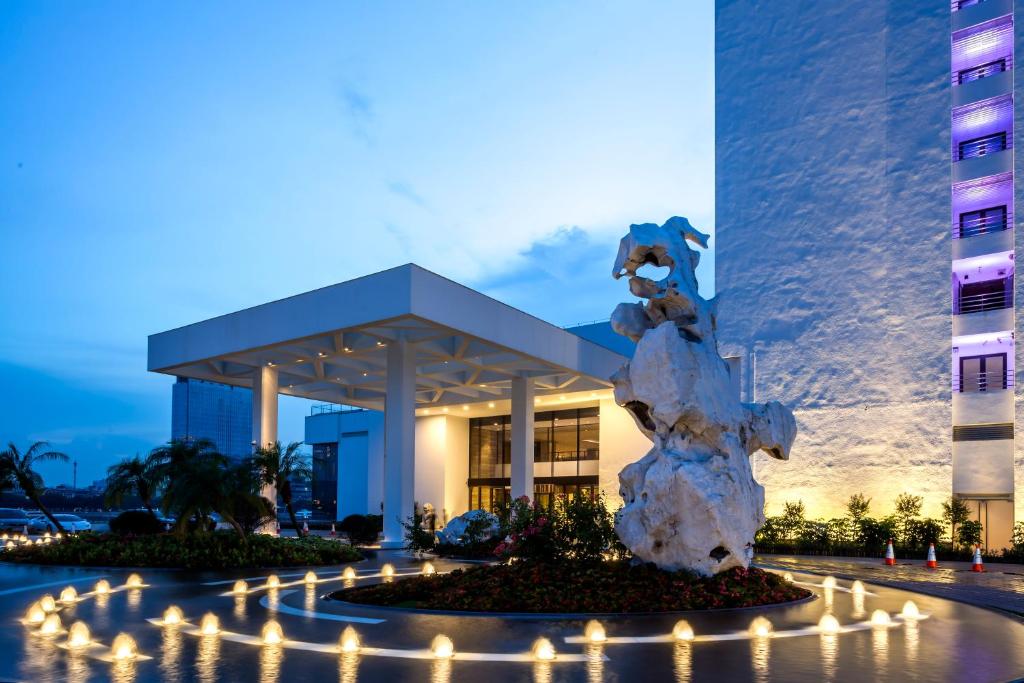 White%20Swan%20Hotel7.jpg