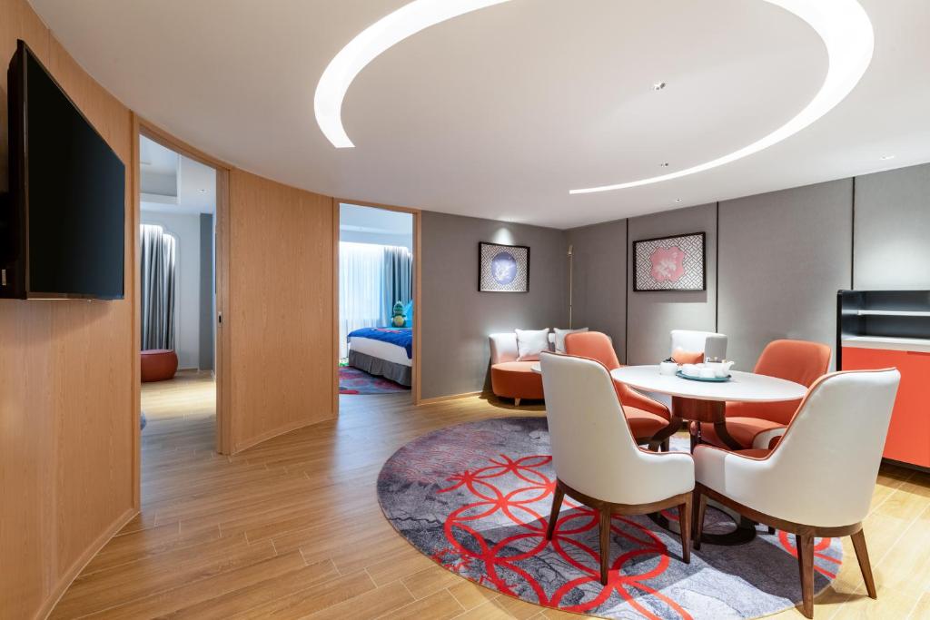 voco%20Guangzhou%20Shifu%20by%20IHG2.jpg