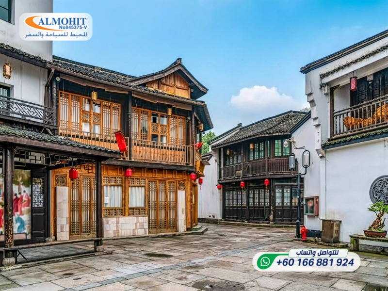 Upscaled%20courtyard%20street_%20no%20watermark-ink.jpg