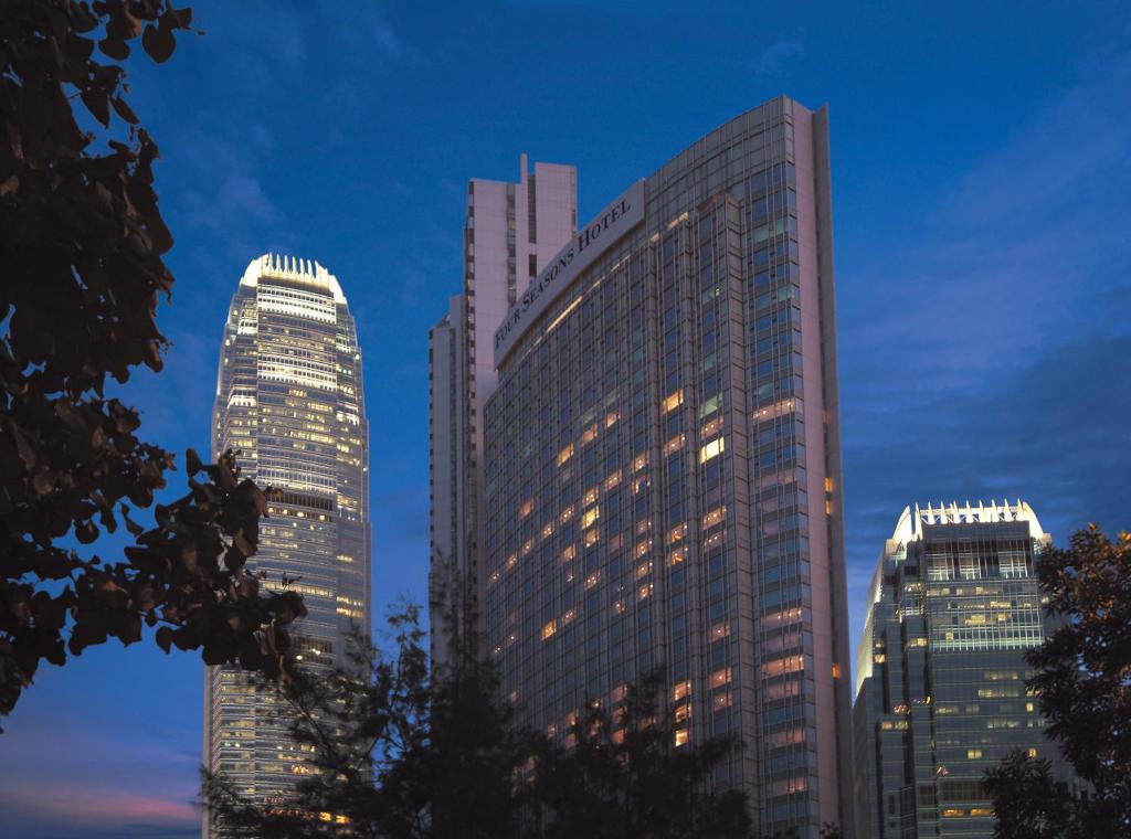 Four%20Seasons%20Hotel%20Hong%20Kong5.jpg