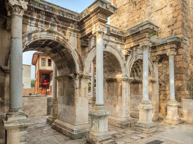 بوابة هادريان Hadrian’s Gate