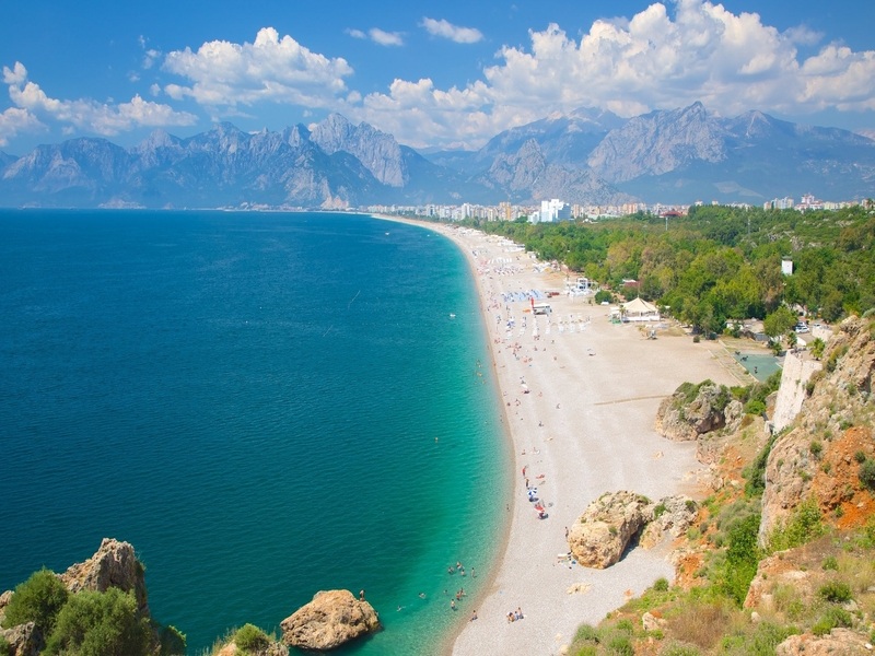 شاطئ كونيالتي  Konyaaltı Beach
