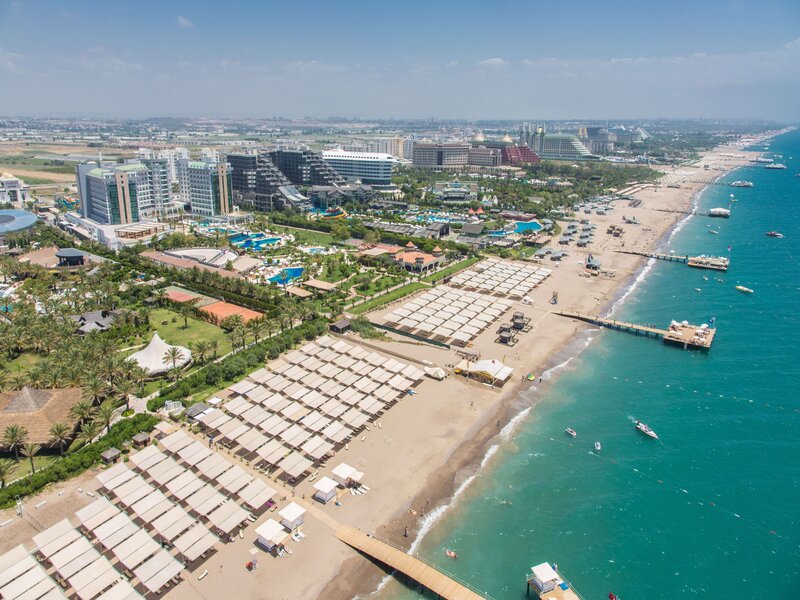 شاطئ لارا Lara Beach