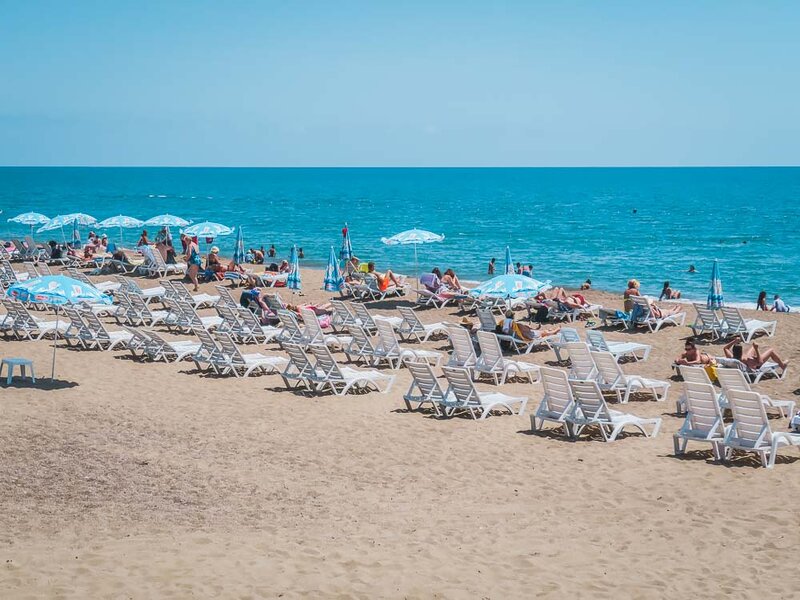 شاطئ لارا Lara Beach