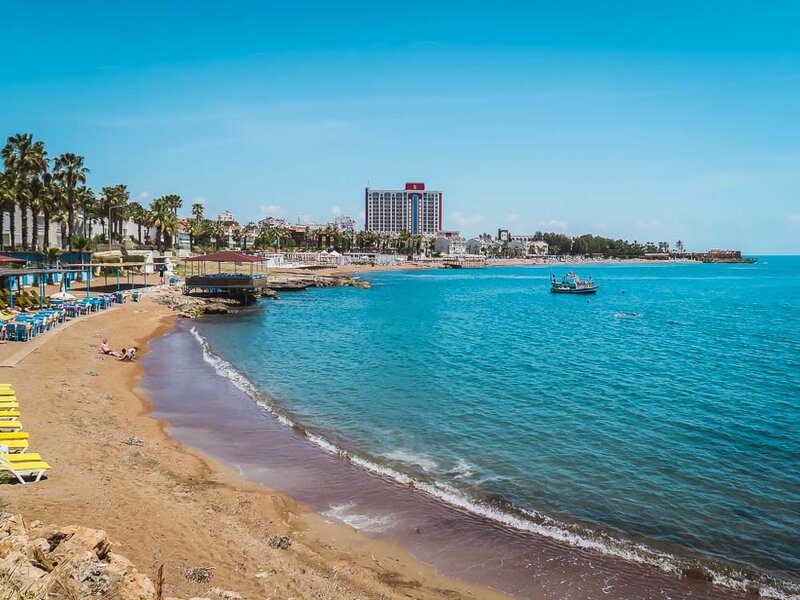 شاطئ لارا Lara Beach