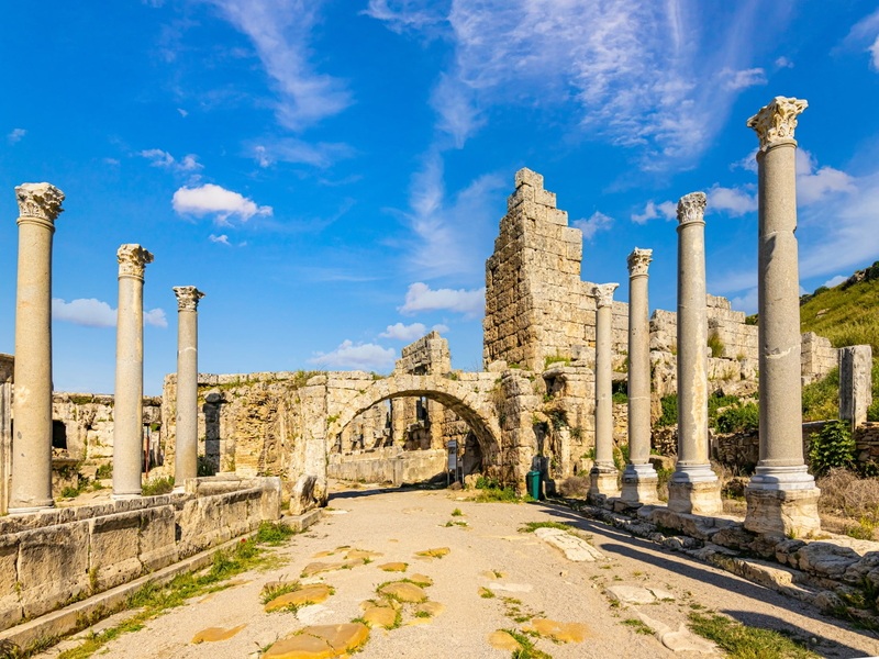 مدينة بيرج الأثرية Perge Ancient City