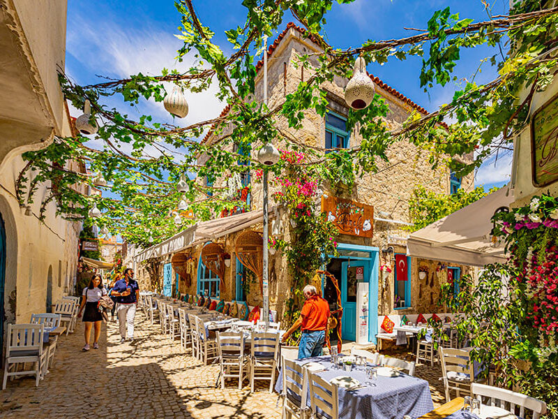 قرية ألاتشاتي Alacati Village