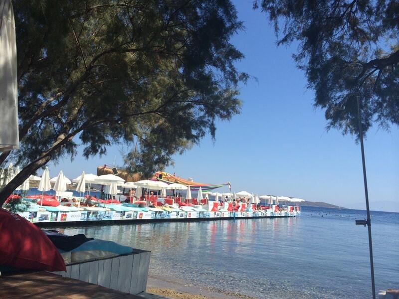 fink%20beach%20bodrum.webp
