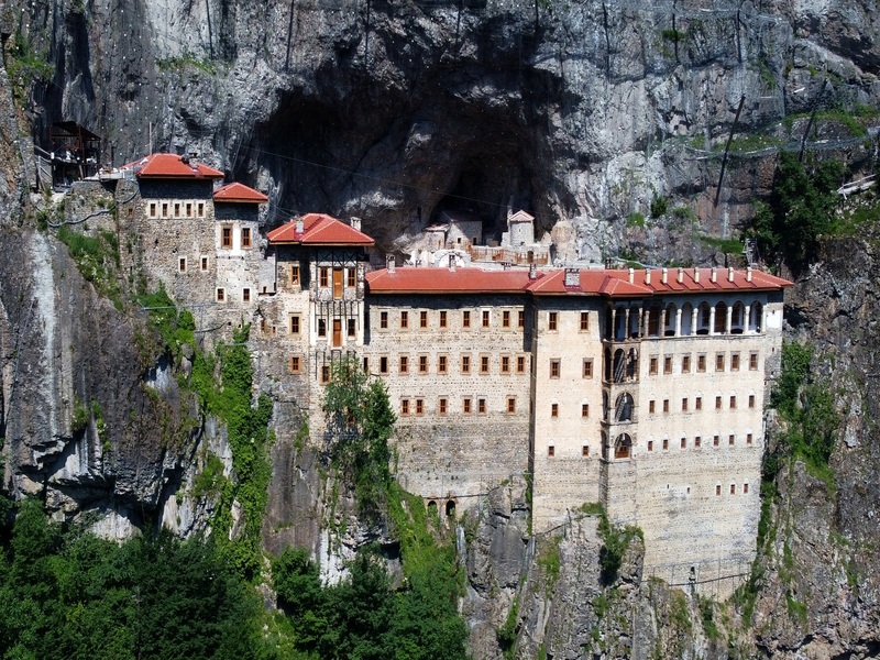 دير سوميلا  Sumela Monastery