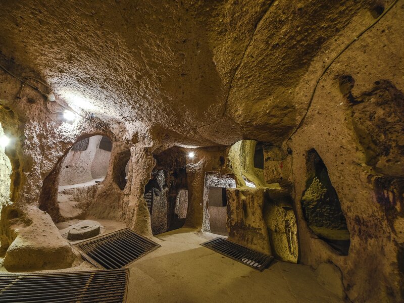 مدينة ديرينكويو تحت الأرض Derinkuyu Underground City