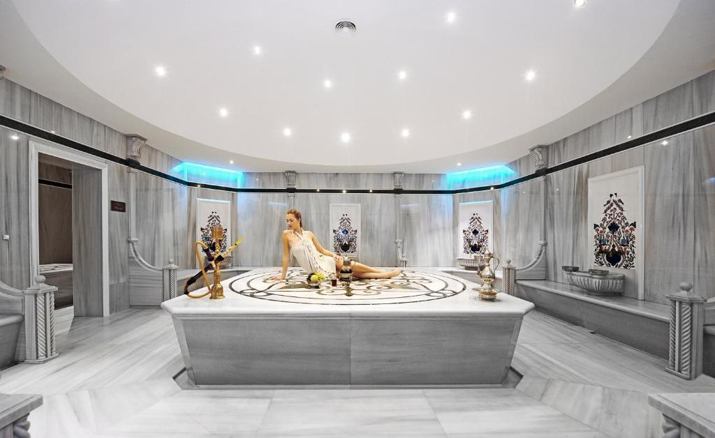 Crowne%20Plaza%20Bursa%20Convention%20Center%20&%20Thermal%20Spa%20by%20IHG1.jpg