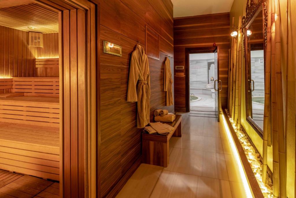 Hotel%20%C3%87elik%20Palas%20Convention%20Center%20&%20Thermal%20SPA2.jpg