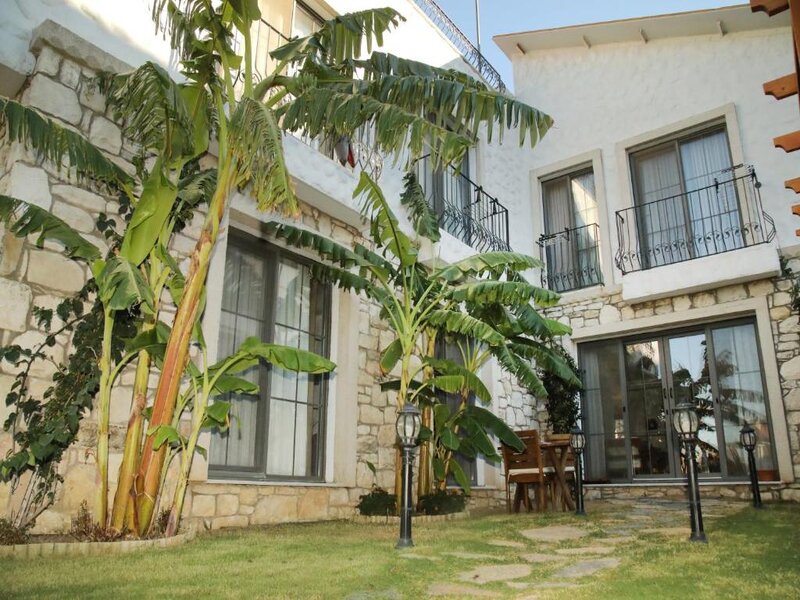 فندق هوزورلا أوتل Huzurla Otel