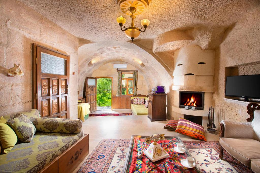 Gamirasu%20Cave%20Luxury%20Hotel%20Cappadocia%204.jpg